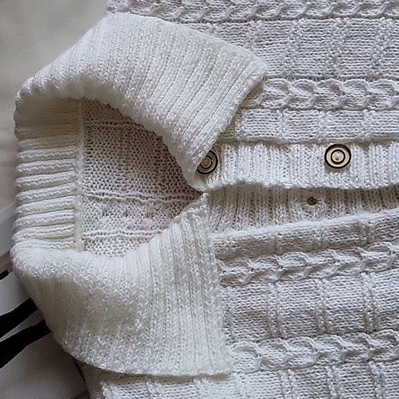 White Cable Knit Buttons Cardigan - Picture 2 of 6